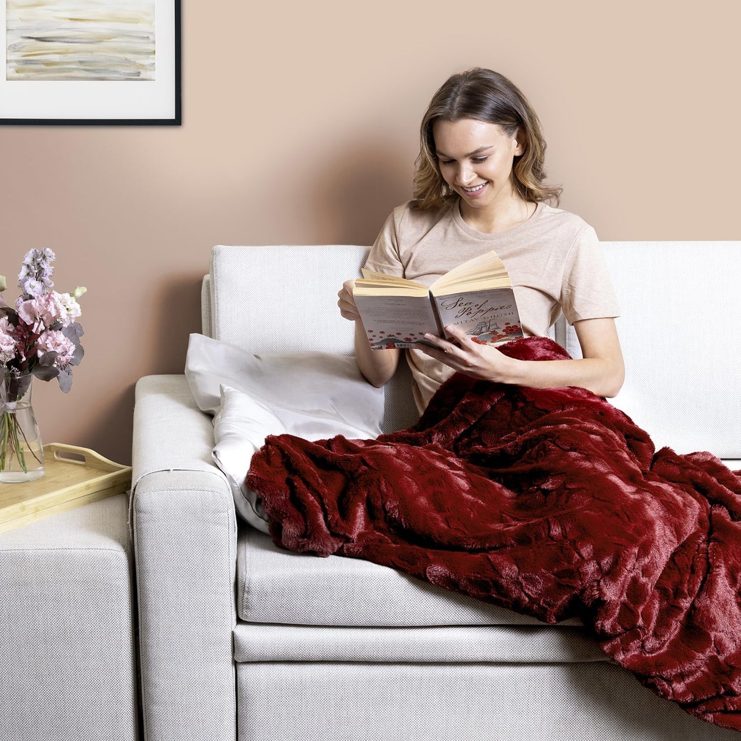 Soft & Comfortable Red Faux Fur Throw Blanket for Couch - (50"X65") Minky & Fluffy Fall Blankets & Throws, Plush Fuzzy Cover for Bed, Sofa & Living Room - Cozy Home Decor